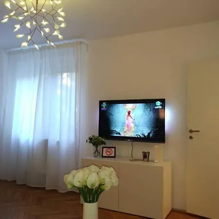 Sasha Collection - Chic & Calm - Near Unirii Апартаменти